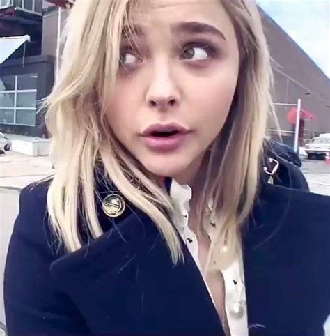 chloe Grace tz selfie